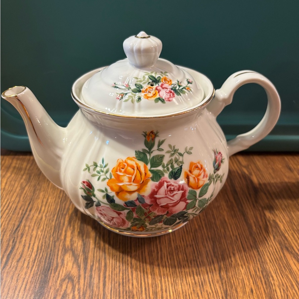 ROBINSON DESIGN GROUP Floral Teapot with Roses